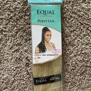 Equal drawstring ponytail